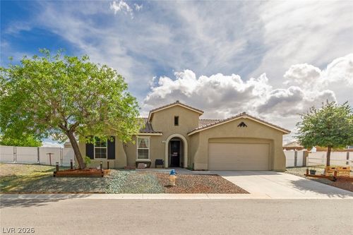 529 Lampshire Ln, Pahrump, NV, 89060-2692 | Card Image
