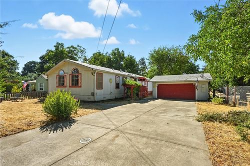 551 Clover Dr, Upper Lake, CA, 95485-9233 | Card Image