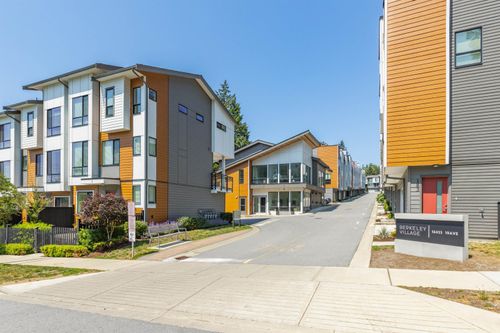 94-16433 19 Ave, Surrey, BC, V3Z0Z1 | Card Image