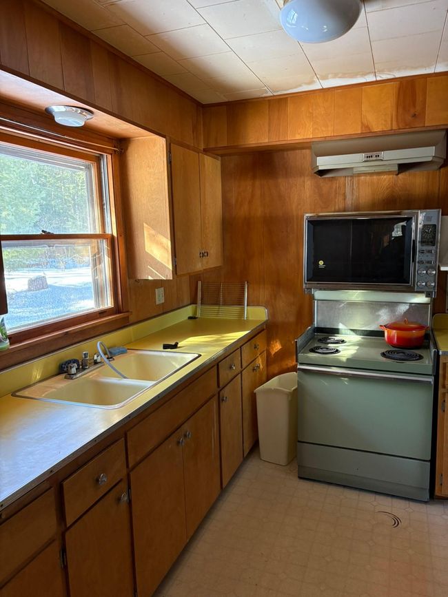 3292 W Sand Lake Ln, House other with 3 bedrooms, 2 bathrooms and null parking in Lac du Flambeau WI | Image 5