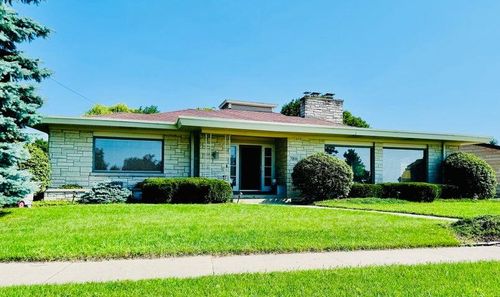 7814 2nd Ave, Kenosha, WI, 53143-6068 | Card Image