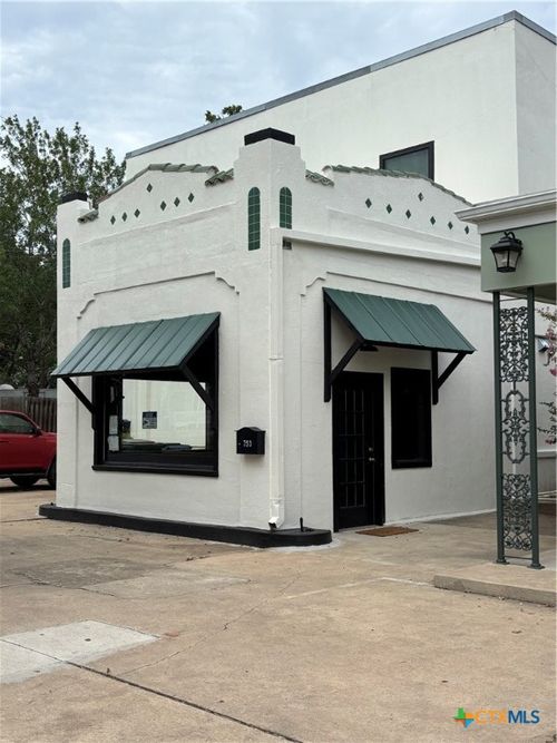 753 Austin St, Seguin, TX, 78155-4250 | Card Image