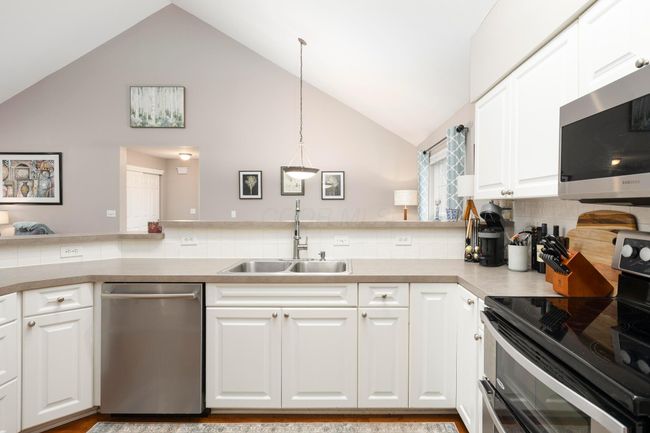 1448 Sedgefield Dr, Condo with 2 bedrooms, 3 bathrooms and null parking in New Albany OH | Image 15