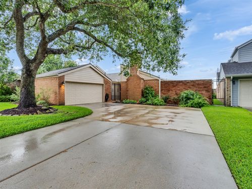 2362 College Green Drive, Houston, TX, 77058 | Card Image