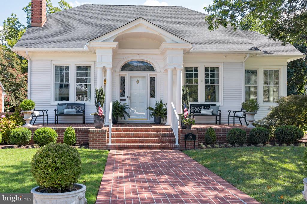 Oakley St, Cambridge, MD 21613