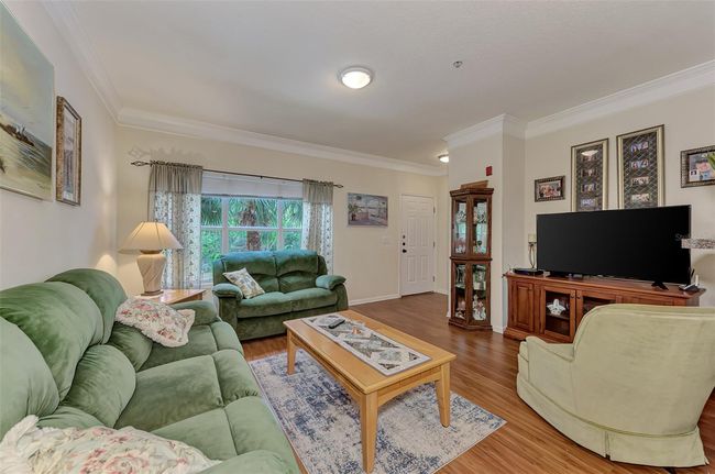 Living room. | Image 7