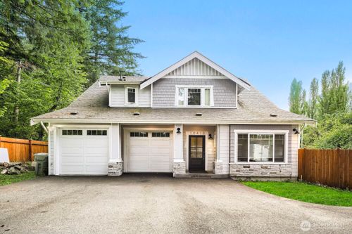 10410 Issaquah Hobart Rd Se, Issaquah, WA, 98027-8597 | Card Image