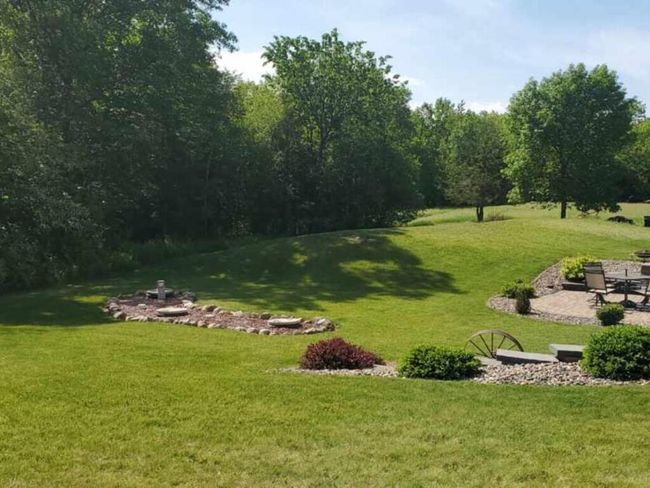 Summer view of back yard - absolutely stunning! | Image 48