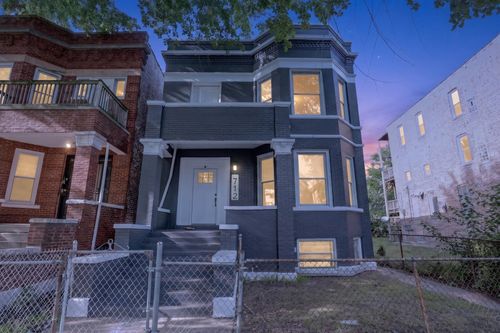 712 W Marquette Rd, Chicago, IL, 60621-2518 | Card Image