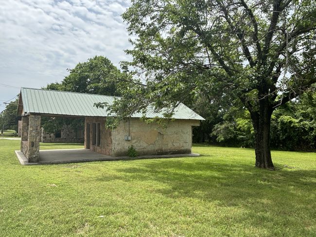 400 S Broad St, House other with 2 bedrooms, 1 bathrooms and null parking in Saint Jo TX | Image 10