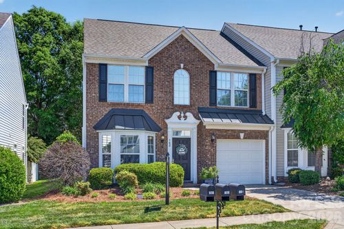 18-142 Autumn Falls Dr, Lake Wylie, SC, 29710-9108 | Card Image