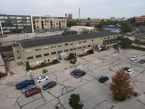 712 Riverfront Dr, Sheboygan, WI, 53081-4665 | Card Image