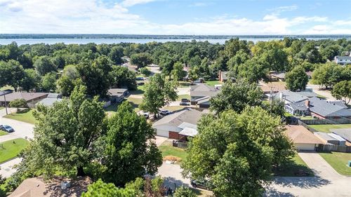 8213 Nw 25th St, Bethany, OK, 73008-4864 | Card Image