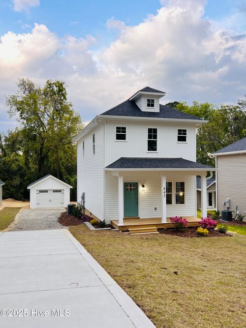 645 W Iowa Ave, Southern Pines, NC, 28387-5212 | Card Image