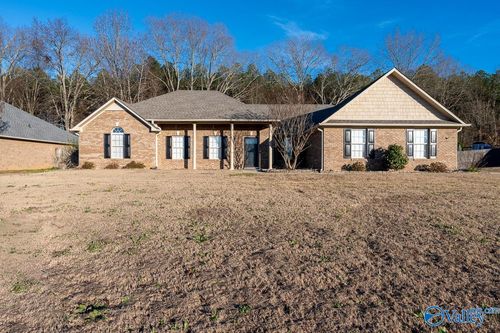 16802 Woodhaven Dr, Athens, AL, 35613-6870 | Card Image