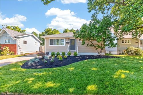 15916 Meigs Blvd, Brook Park, OH, 44142-2753 | Card Image