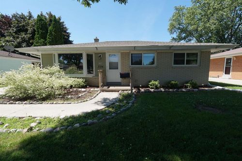 3104 S 18th Street, Sheboygan, WI, 53081 | Card Image
