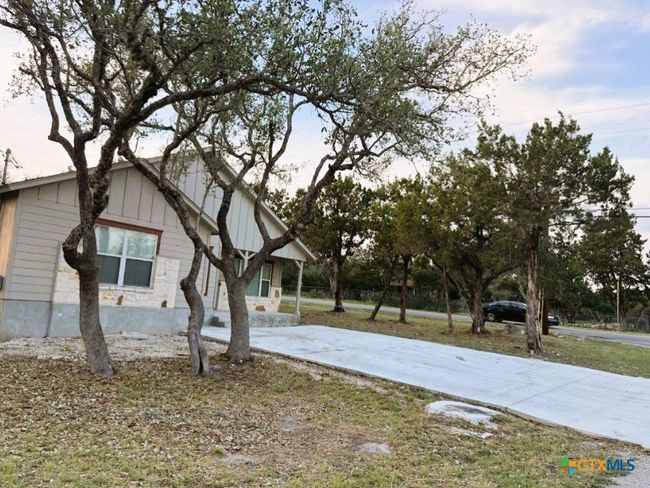 Side view of home. | Image 27