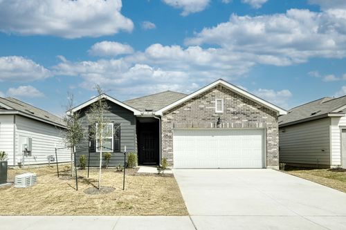 209 Stonebrook Dr, Hutto, TX, 78634-2832 | Card Image