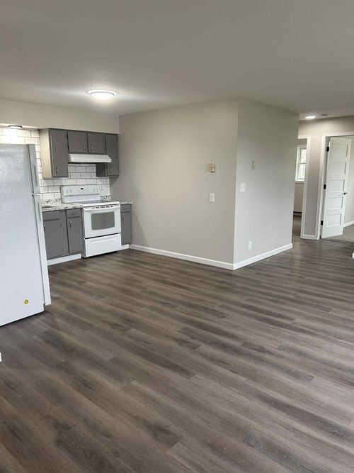 apt-12-114 Lake Ave S, Spicer, MN, 56288-8603 | Card Image