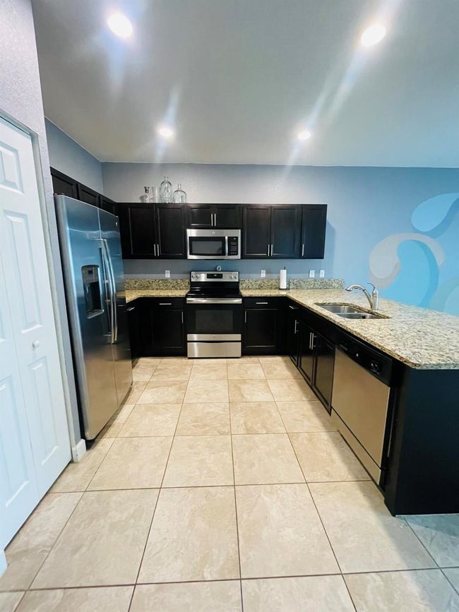 4333 Braxton Ave, Condo with 2 bedrooms, 3 bathrooms and null parking in West Palm Beach FL | Image 6