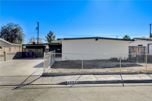 4999 Meredith Ave, Las Vegas, NV, 89121-6933 | Card Image