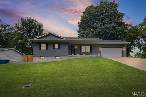 32 Grainey Dr, Glen Carbon, IL, 62034-3217 | Card Image