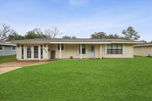 275 E Clover St, Bridge City, TX, 77611-3717 | Card Image