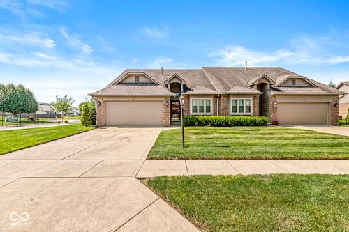 735 Cottage Ln, Greenwood, IN, 46143-8443 | Card Image