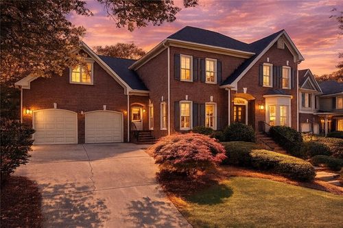 960 Allen Lake Ln, Suwanee, GA, 30024-4171 | Card Image