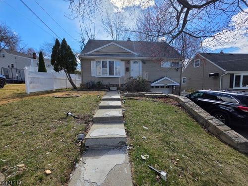 6 Holmes St, West Orange, NJ, 07052-3530 | Card Image