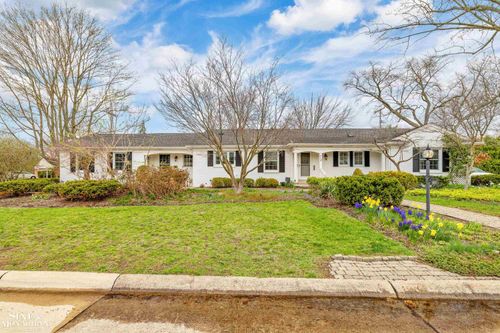 72 S Duval Rd, Grosse Pointe Shores, MI, 48236-1110 | Card Image