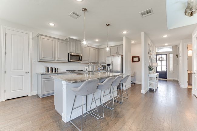 1613 Frankford Dr, House other with 5 bedrooms, 3 bathrooms and null parking in Forney TX | Image 6