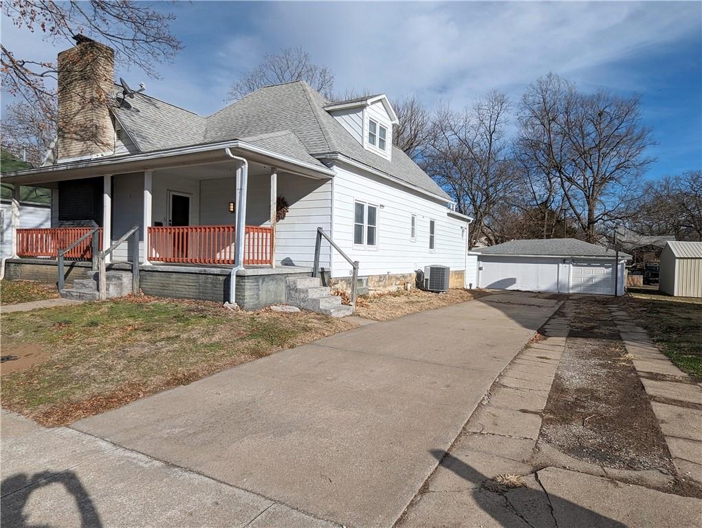 Spring St, Nevada, MO 64772