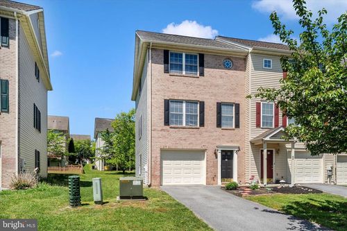 83 Fiser Ln, MARTINSBURG, WV, 25404-7326 | Card Image