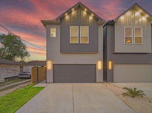 4525 Davenport St, Houston, TX, 77051-2616 | Card Image