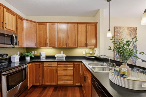 apt-221-3251 Louisiana Ave S, Saint Louis Park, MN, 55426-4285 | Card Image