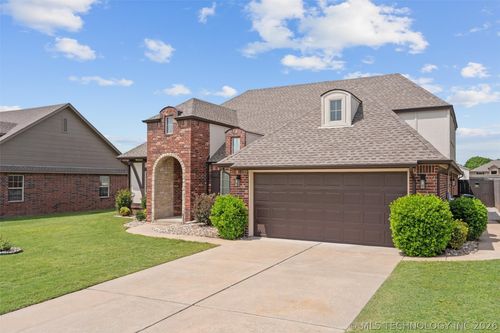 3202 Stonewall Dr, Bartlesville, OK, 74006-6367 | Card Image