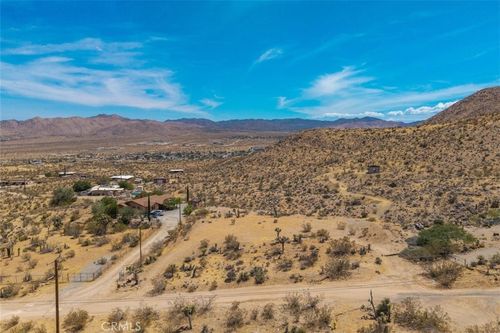 58701 Los Coyotes Dr, Yucca Valley, CA, 92284-5531 | Card Image