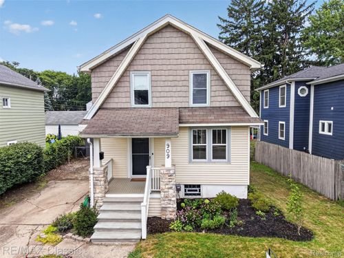 909 Fernwood Rd, Royal Oak, MI, 48067-1640 | Card Image
