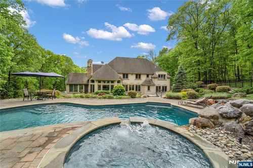 127 Waughaw Rd, Towaco, NJ, 07082-1275 | Card Image