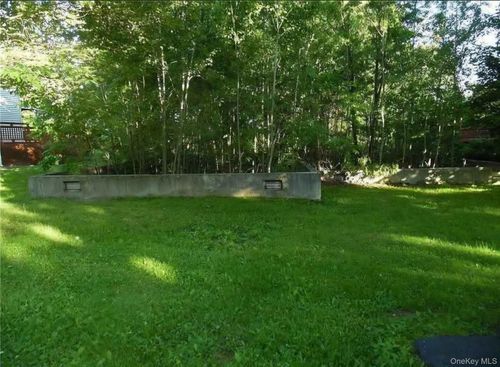 51 Clearwater Dr, Monticello, NY, 12701-6831 | Card Image
