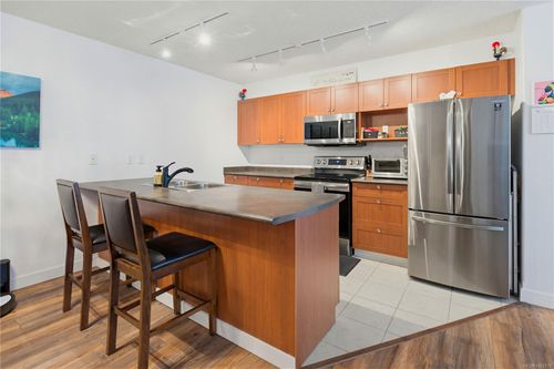 205-2823 Jacklin Rd, Langford, BC, V9B3Y1 | Card Image