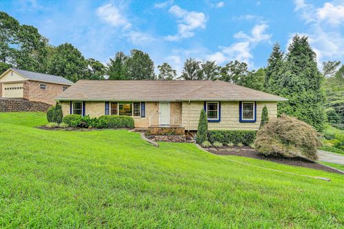 6521 Woodbrook Dr, Roanoke, VA, 24018-5401 | Card Image