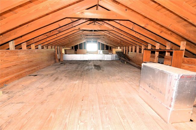Attic with 2x6 roof lumber and full deck | Image 28