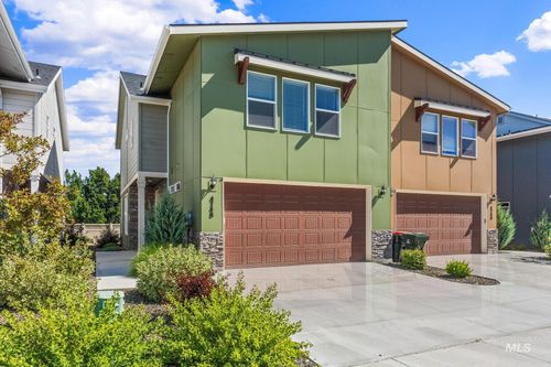4748 W Topeka Ln, Meridian, ID, 83642-8544 | Card Image