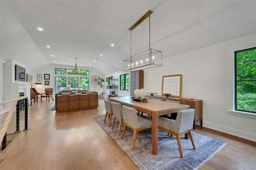 2 Banks Farm Rd, Bedford, NY, 10506-1914 | Card Image