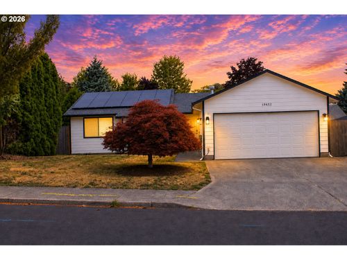 19452 Stillmeadow Dr, Oregon City, OR, 97045-8941 | Card Image