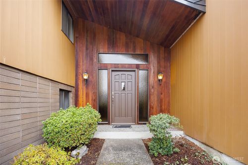 409 Grant St Sw, Tumwater, WA, 98512-6477 | Card Image