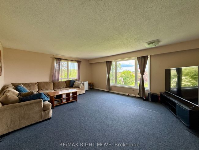 2696 Concession D, House other with 5 bedrooms, 2 bathrooms and 8 parking in Ramara ON | Image 6